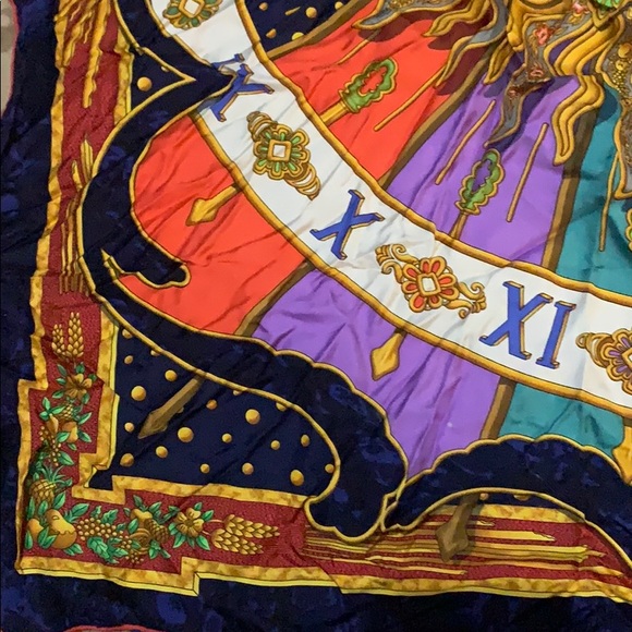 Hermès Silk Scarf - Picture 4 of 8